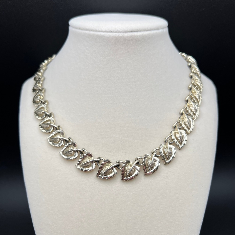 Vintage Coro Necklace Choker Gold Tone Leaves Link